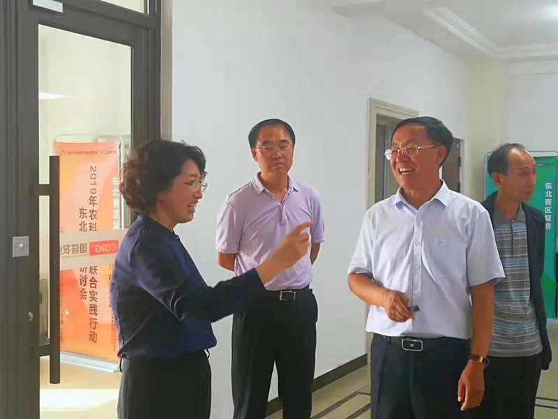 7.農業(yè)公司董事長楊柏明接待調研.jpg