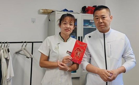 2024年9月13日，酒店，全體員工，發(fā)放中秋節(jié)福利_副本.jpg